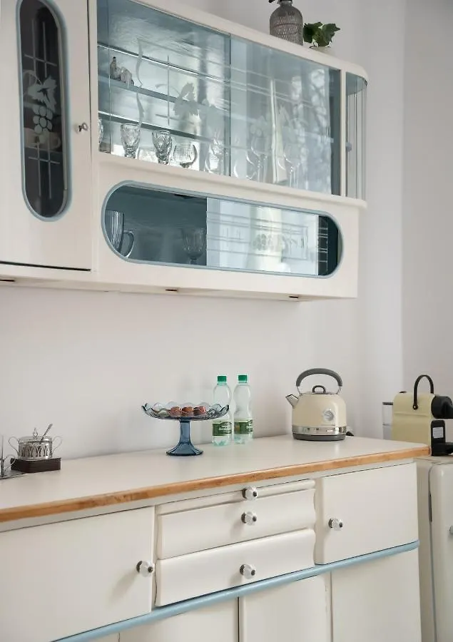 Wilcza Modern Prl Apartment Warsaw