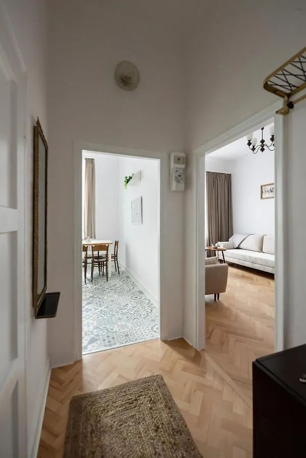 Wilcza Modern Prl Apartment Warsaw