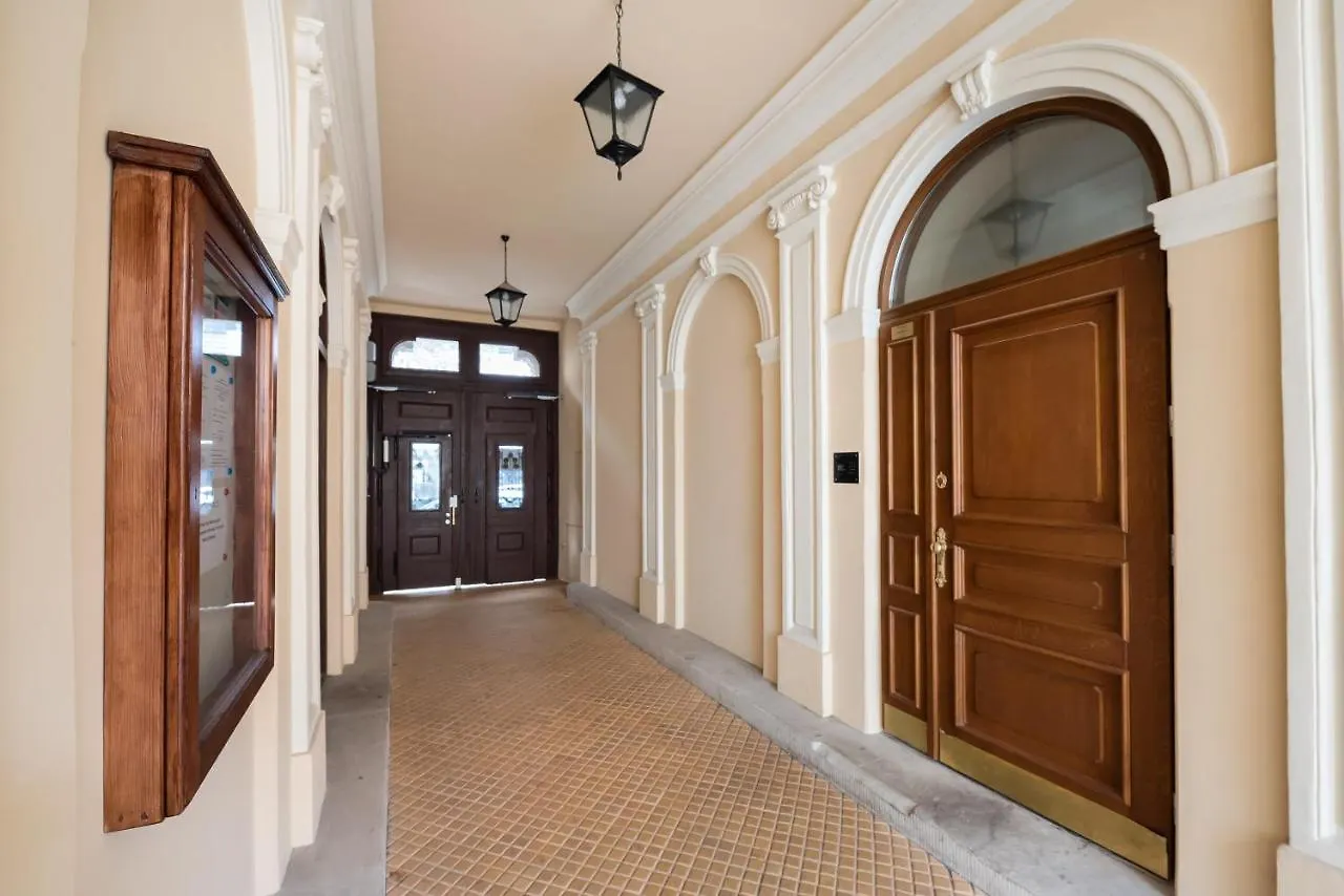 Wilcza Modern Prl Apartment Warsaw